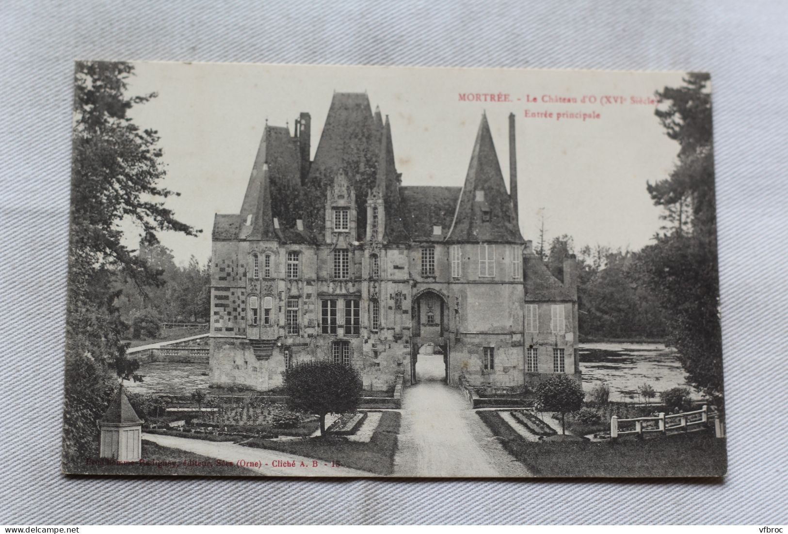 Mortrée, le château d'O, entrée principale, Orne 61