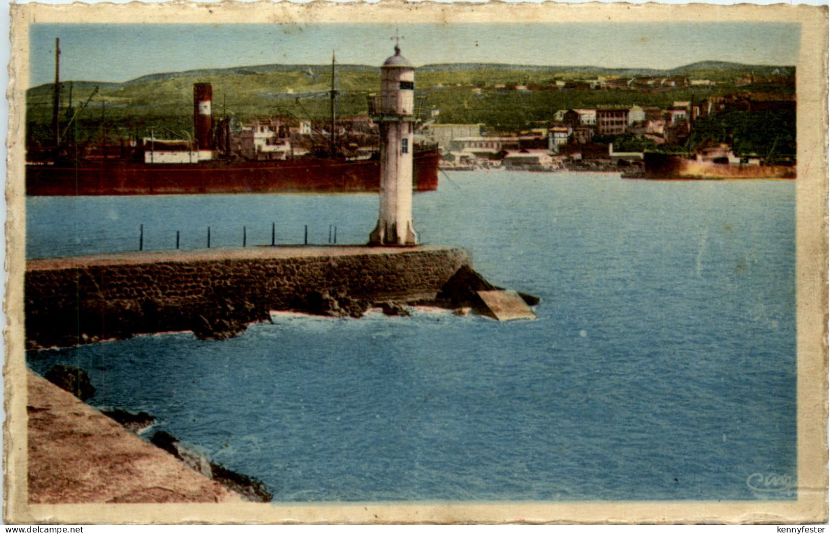Mostaganem, LÈntree du Port