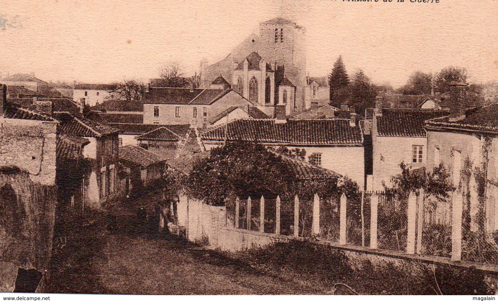 Mouilleron en Pareds : vue d'ensemble