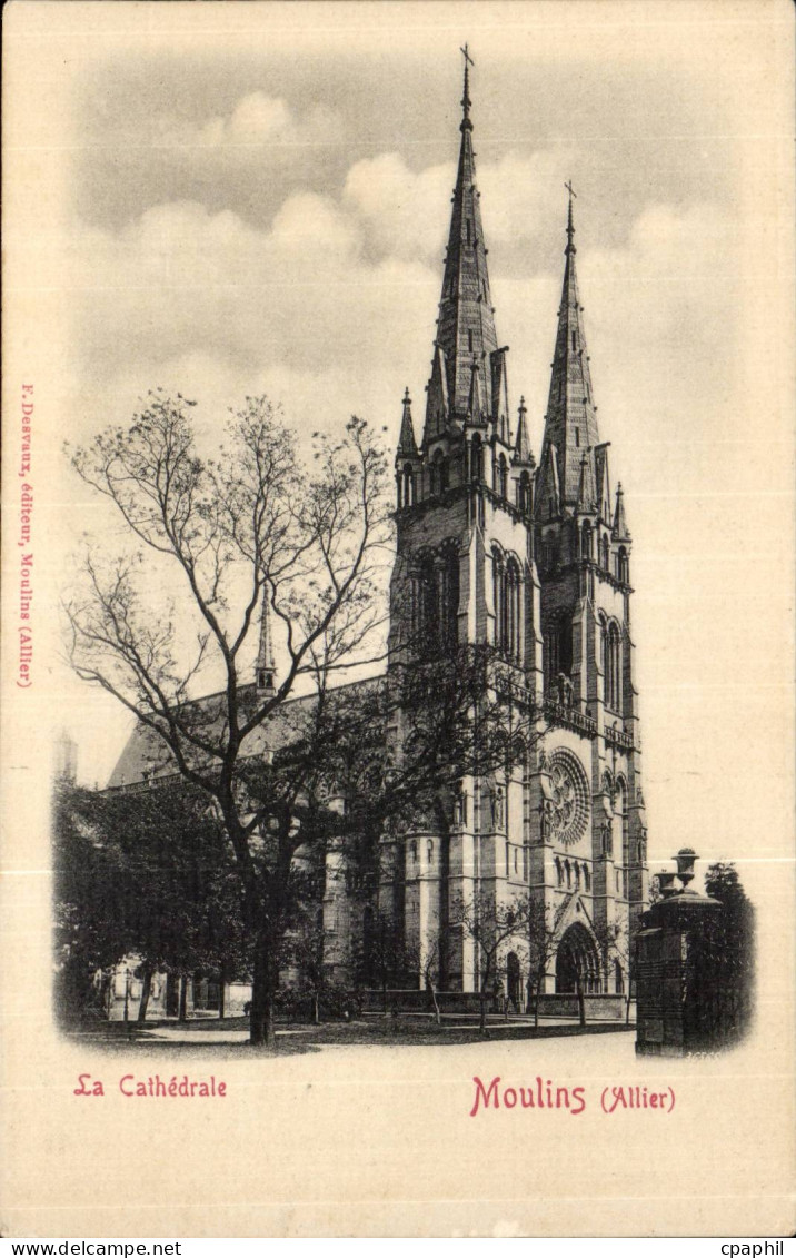 Moulins CPA La cathedrale