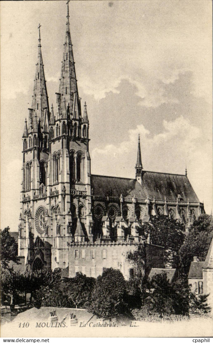 Moulins CPA La cathedrale