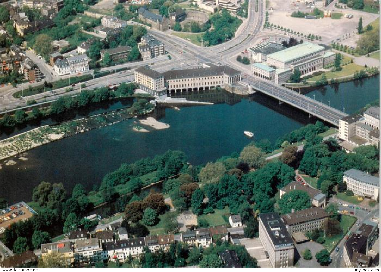 MueLHEIM  RUHR NRW Schlossbruecke Stadthalle Ruhr Fluss Innenstadt Strassenkreuz