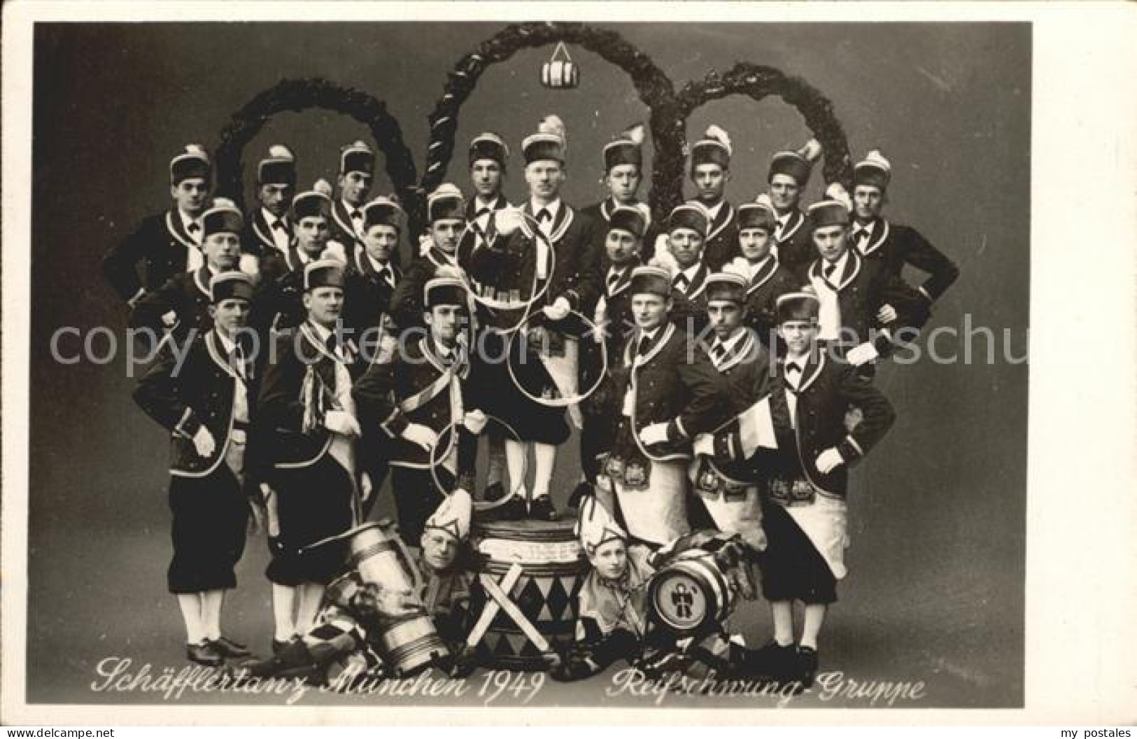 Muenchen Bayern Schaefflertanz Muenchen 1949 Reifschwung Gruppe