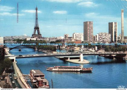 D253905 Paris Le Pont de Grenelle et la Statue de la Liberte la Tour Eiffel Chan
