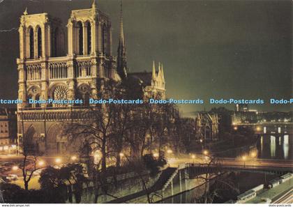 D273162 Paris la Nuit La Cathedrale Notre Dame de Paris Illuminee