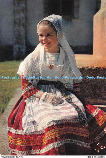 D290208 Costume de Leon. Fillette en Costume de Plouguerneau et de la Region. Jo