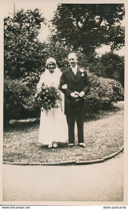 PC68092 Old Postcard. Wedding Photo