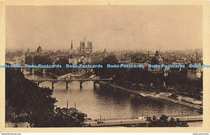 R612619 Manon 10 Paris La Cite Notre Dame City Bridges