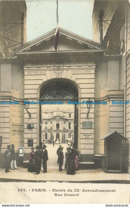 R650112 Paris. Mairie du IX Arrondissement. Rue Drouot