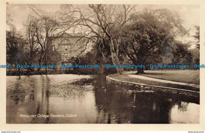 R650292 Oxford. Worcester College Gardens. Oxford Times