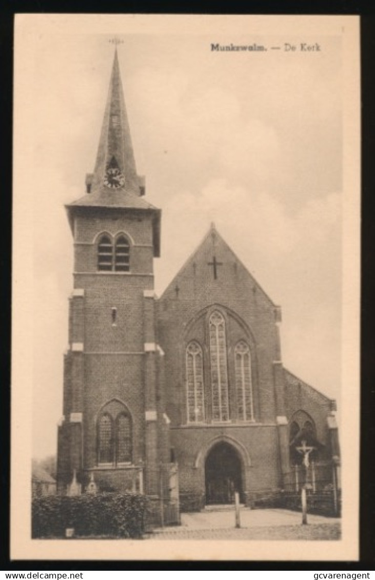 MUNKZWALM    DE KERK