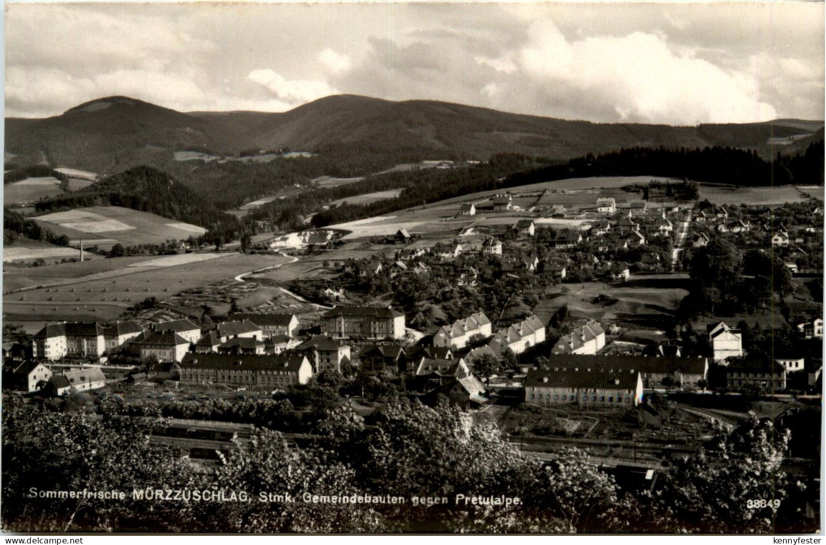 Mürzzuschlag/Steiermark - Mürzzuschlag - Gemeindebauten gegen Pretulalpe