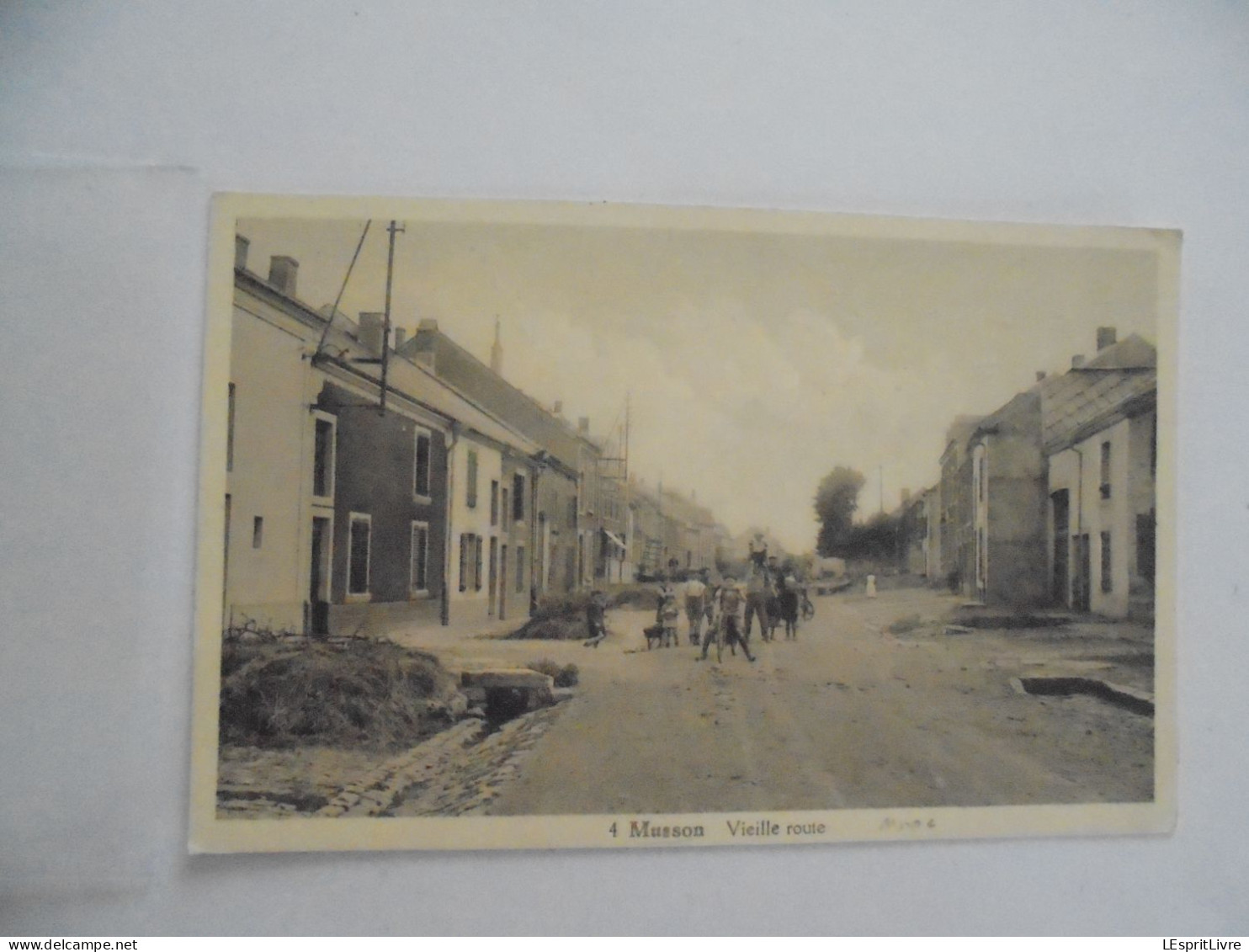 MUSSON Vieille Route Animée Carte Postale
