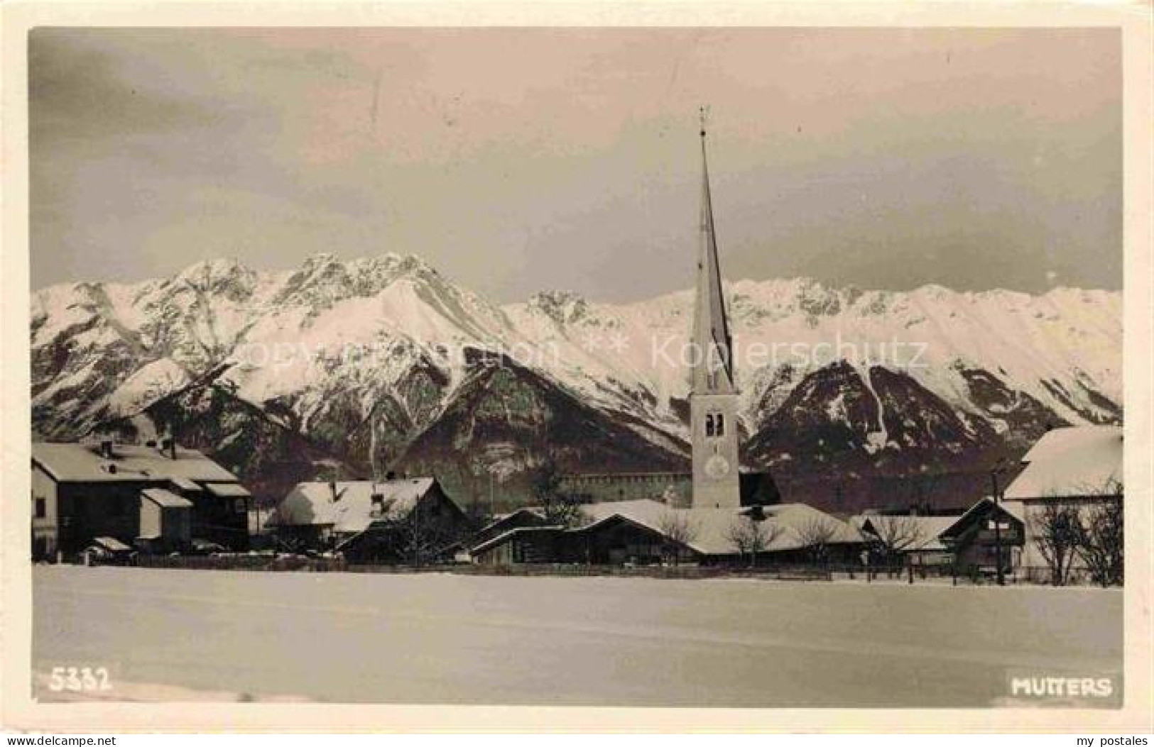 Mutters Innsbruck Tirol AT Winterpanorama Ansicht mit Kirche