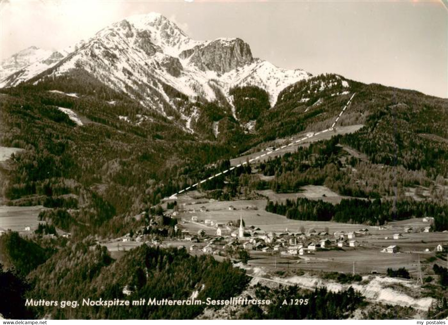 Mutters Tirol AT mit Nockspitze Muttereralm Sessellifttrasse
