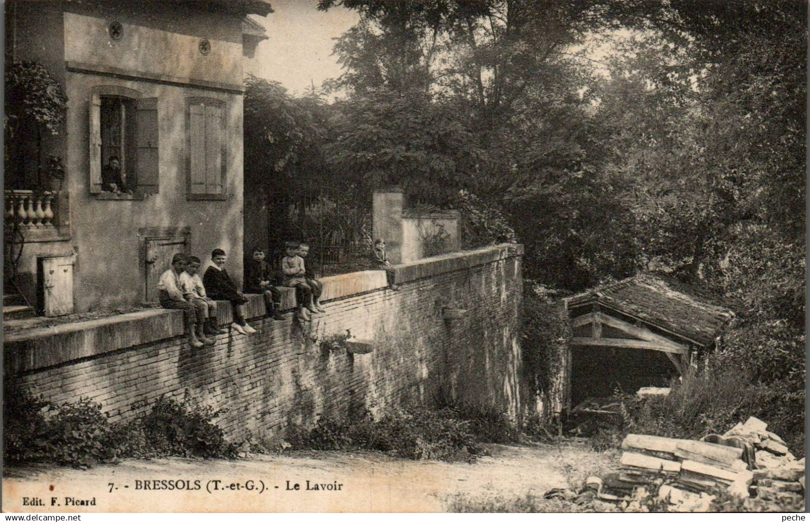 N°23717 W -cpa Bressols -le lavoir-