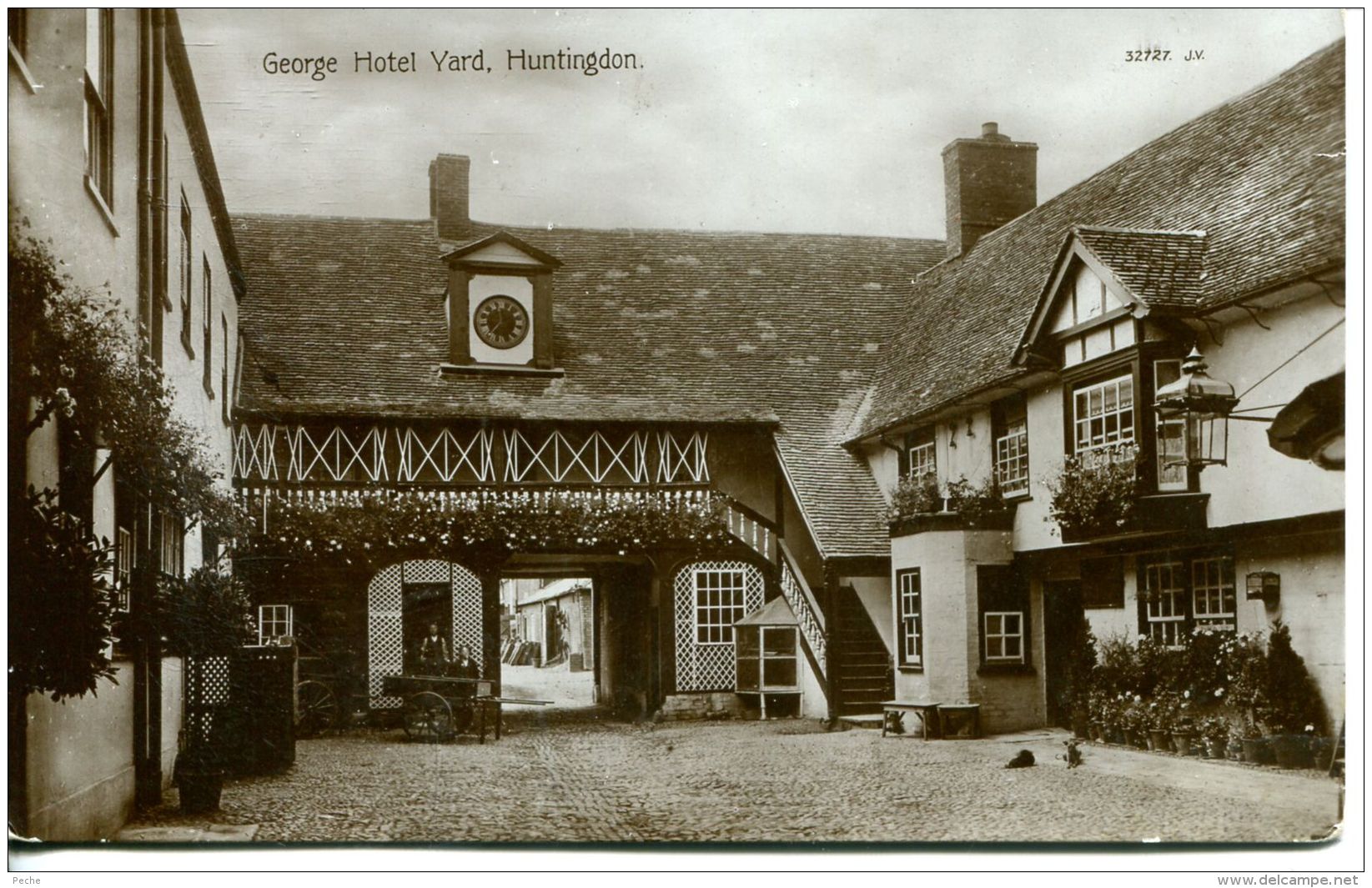 N°52010 -cpa George Hôtel Yard Huntingdon-