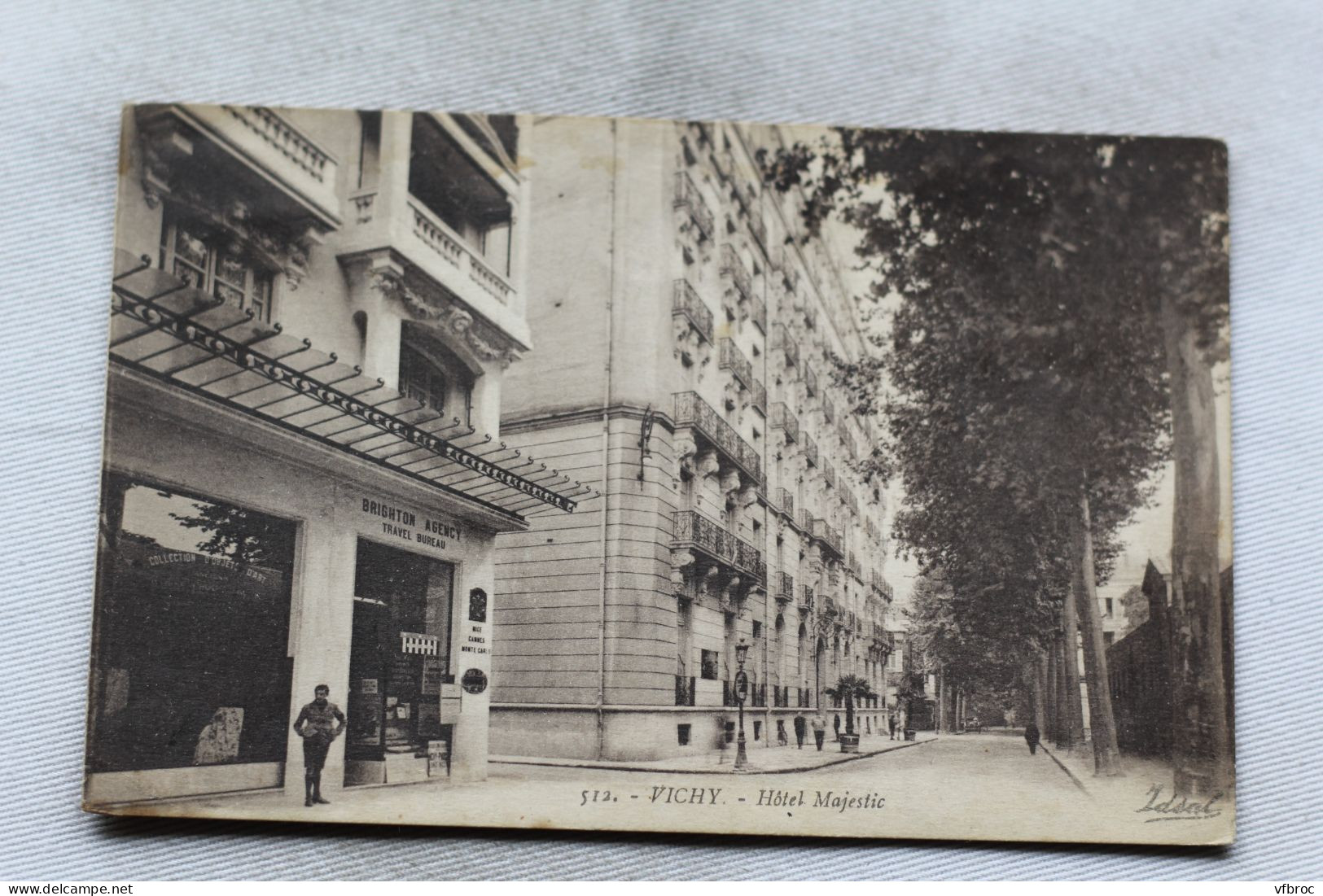 N113, Vichy, hôtel Majestic, Allier 03