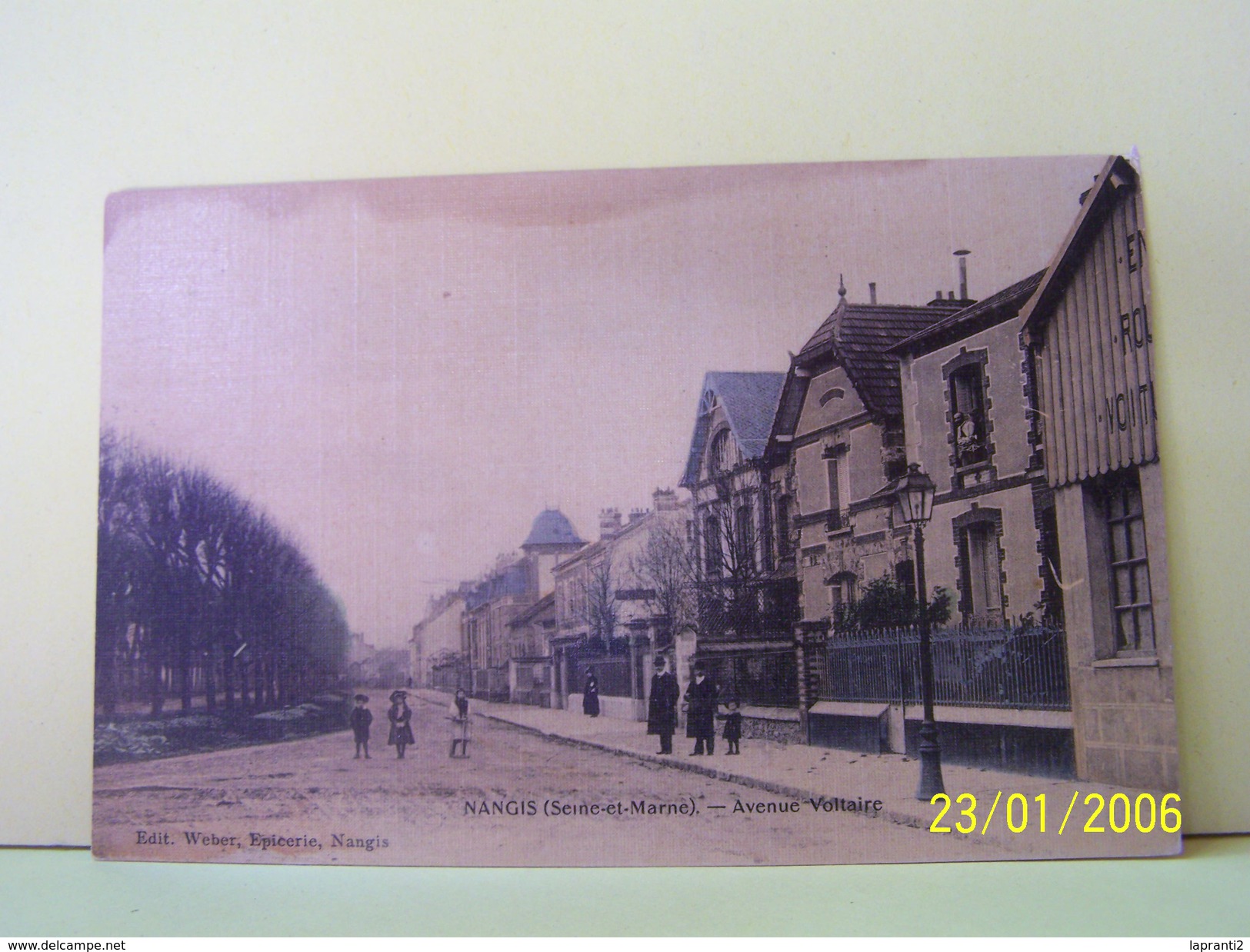 NANGIS (SEINE ET MARNE) AVENUE VOLTAIRE.