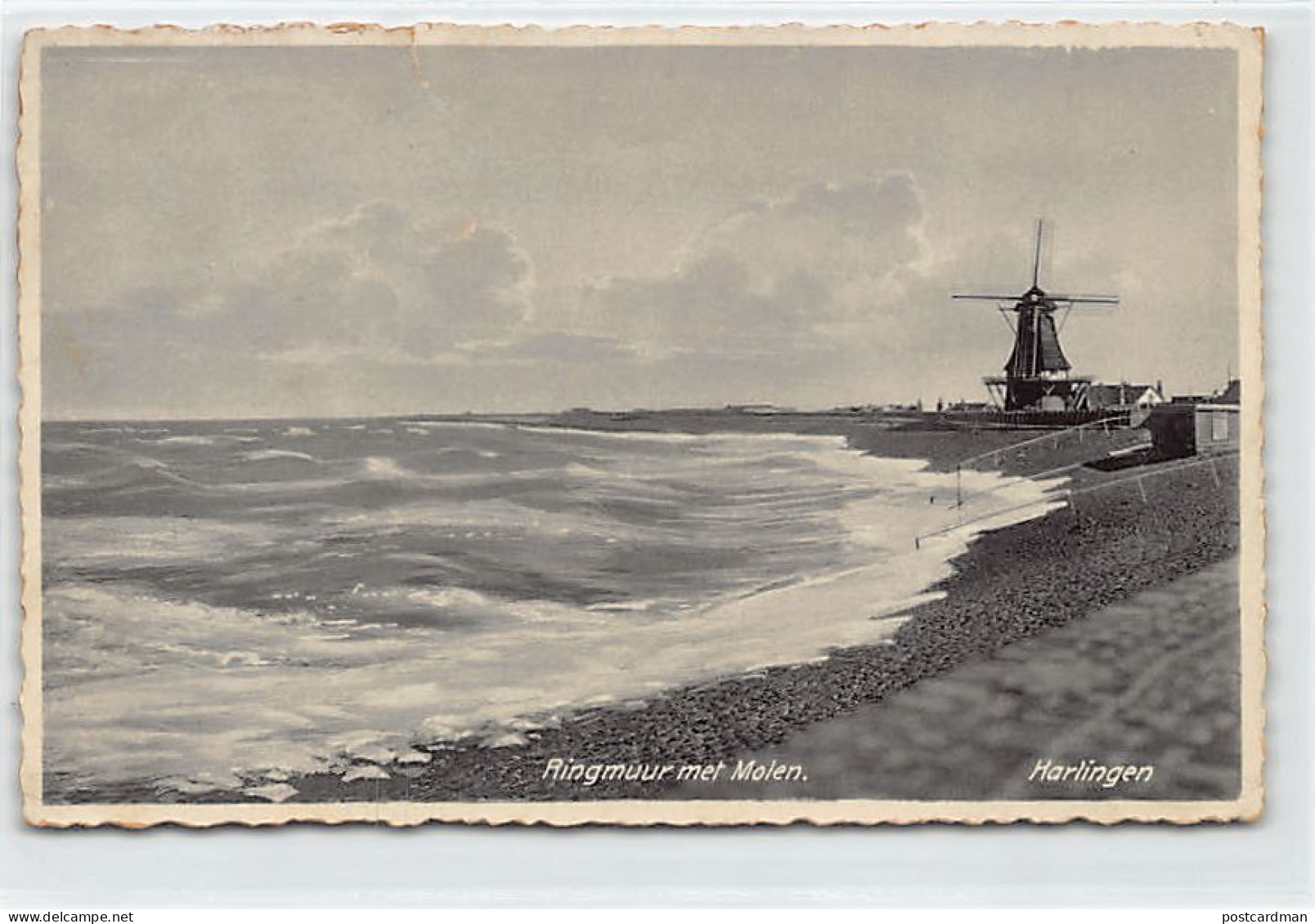 Nederland - HARLINGEN - Ringmuur met Molen