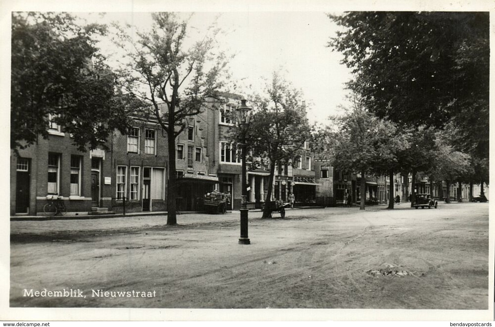 Nederland, MEDEMBLIK, Nieuwstraat (1950s) Ansichtkaart