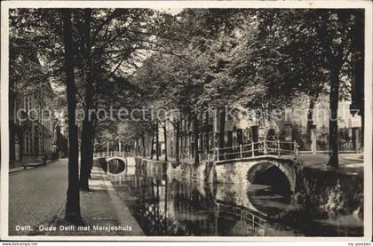 Delft Oude Delft met Meisjeshuis Bruecken