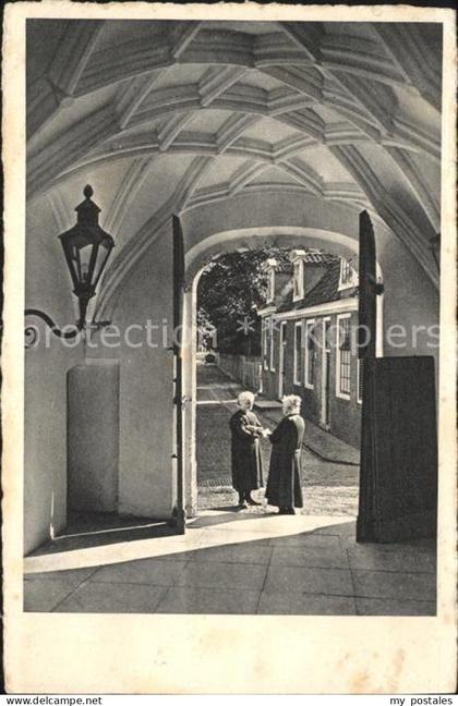 Edam Kerkportaal uit 1300