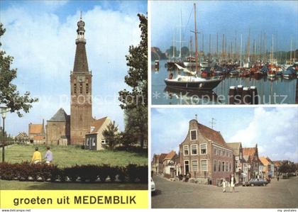 Medemblik mit Hafen und Kirche