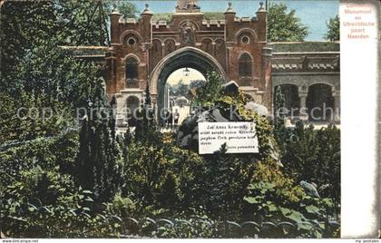 Naarden Comenius Monument en Utrechtsche poort