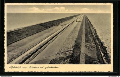 AK Afsluitdijk naar Friesland, met gedenkteeken
