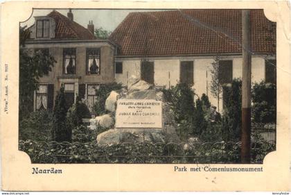 Naarden - Park met Comeniusmonument