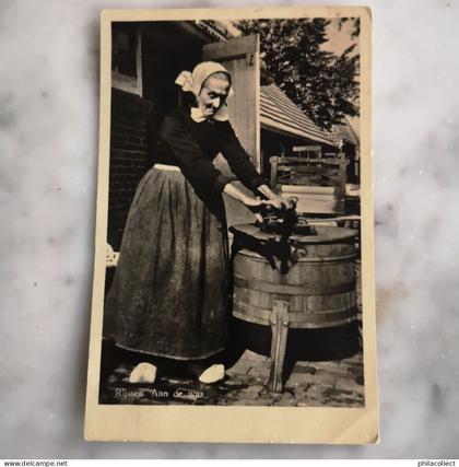 Rijssen (Ov.)  Aan de Was (Klederdracht) 1949