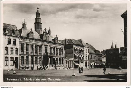 CPA Roermond Marktplein met Stadhuis NETHERLANDS (728441)