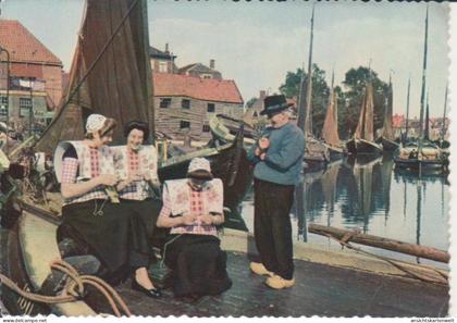 Niederlande: Spakenburg - Partie am Hafen mit Arbeiterinnen ngl #223.580