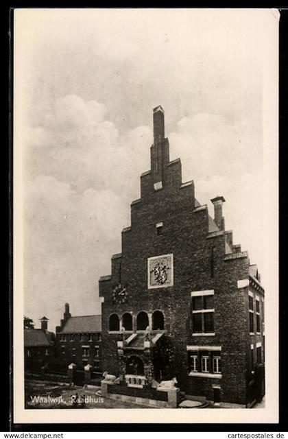 AK Waalwijk, Raadhuis met trapgevel en hoofdingang