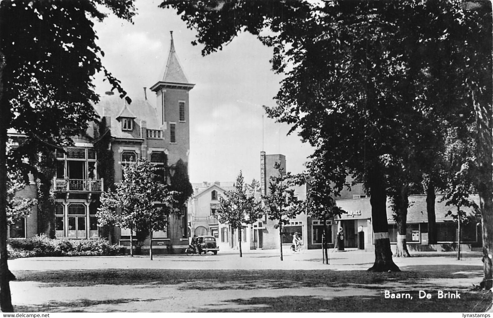 Netherlands Baarn De Brink Car vintage postcard