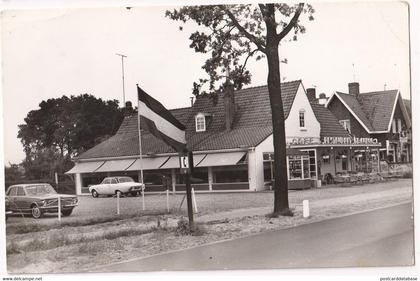 Breda - Café-Restaurant De Congo - & old cars