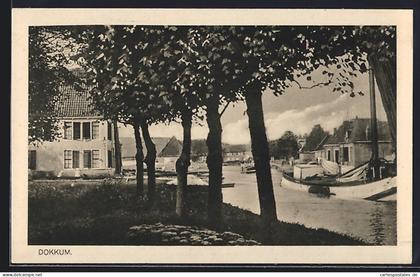 AK Dokkum, Ortspartie mit Kanal und Booten