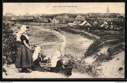 AK Domburg, Gezicht op Domburg, Meisjes