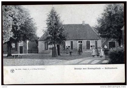 Cpa Pays-Bas  Hellendoorn  Brinkje met Koningslinde A31