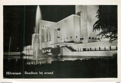 CPM Hilversum Raadhuis bij avond