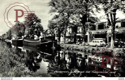 HOOGEVEEN   Schutstraat  met Hoogeveense vaart  DRENTHE HOOGEVEEN  HOLLAND HOLANDA NETHERLANDS