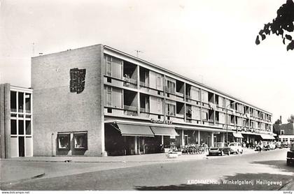 Pays Bas Krommenie galerie commerciale winkelgalerij Heiligeweg , immeuble voiture auto