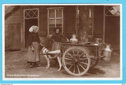NEDERLAND prentbriefkaart Noord Brabantsch Dorpsleven met hondekar 1932 Oisterwijk - Soest