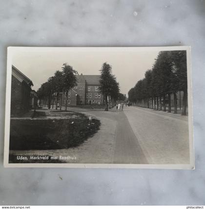 Uden (N-Br.) Markt veld met Raadhuis 19??