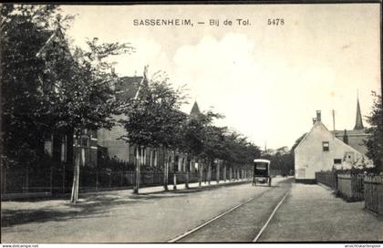 CPA Sassenheim Teylingen Südholland, Bij de Tol, Gleise, Straßenpartie, Gebäude