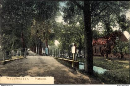 CPA Waddinxveen Südholland, Brücke, Bäume, Weg, Gebäude, farbige