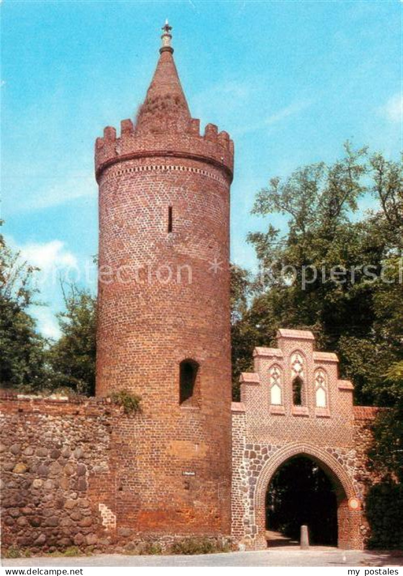 Neubrandenburg Fangelturm und Stadtmauer