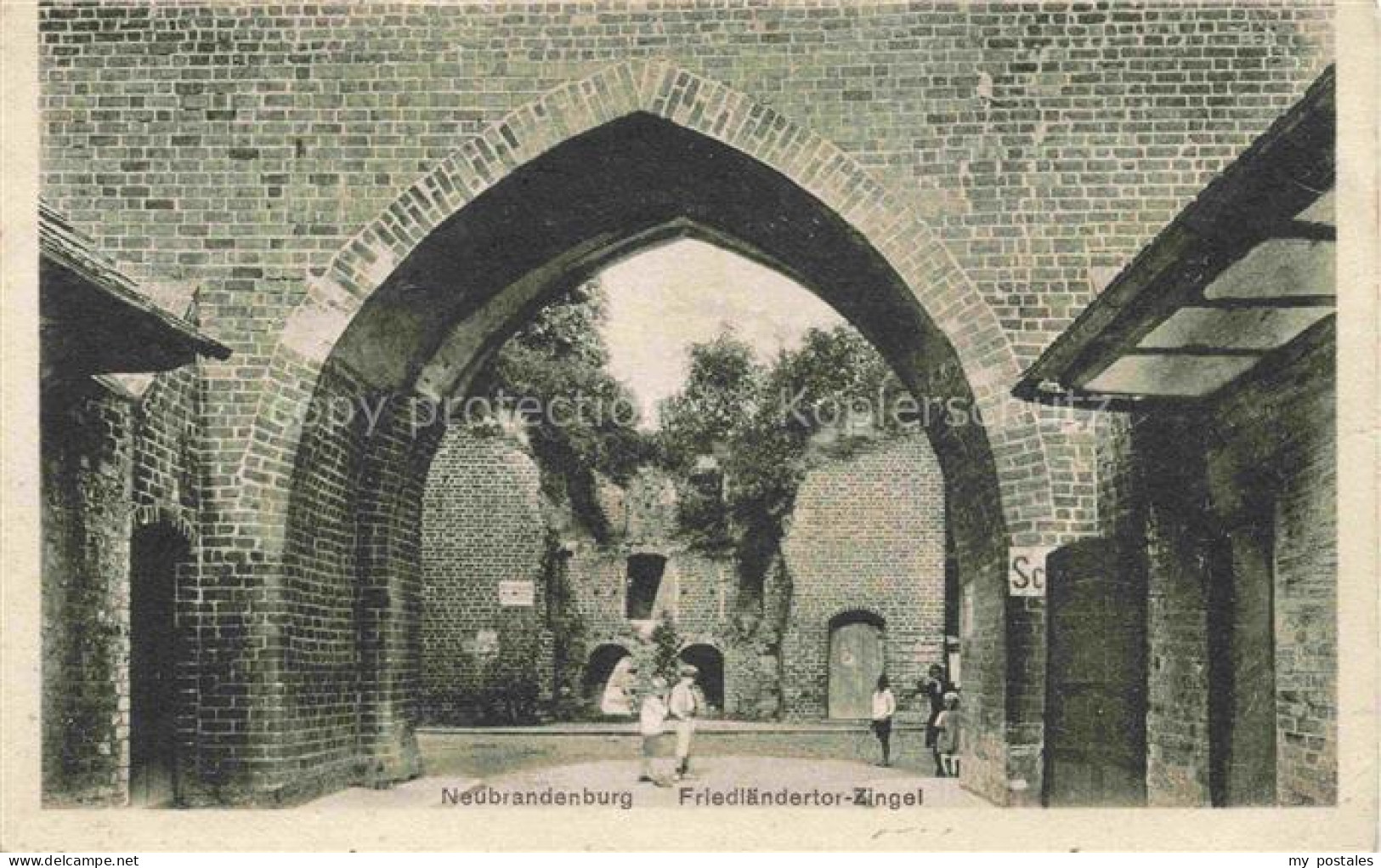 NEUBRANDENBURG Friedlaendertor Zingel