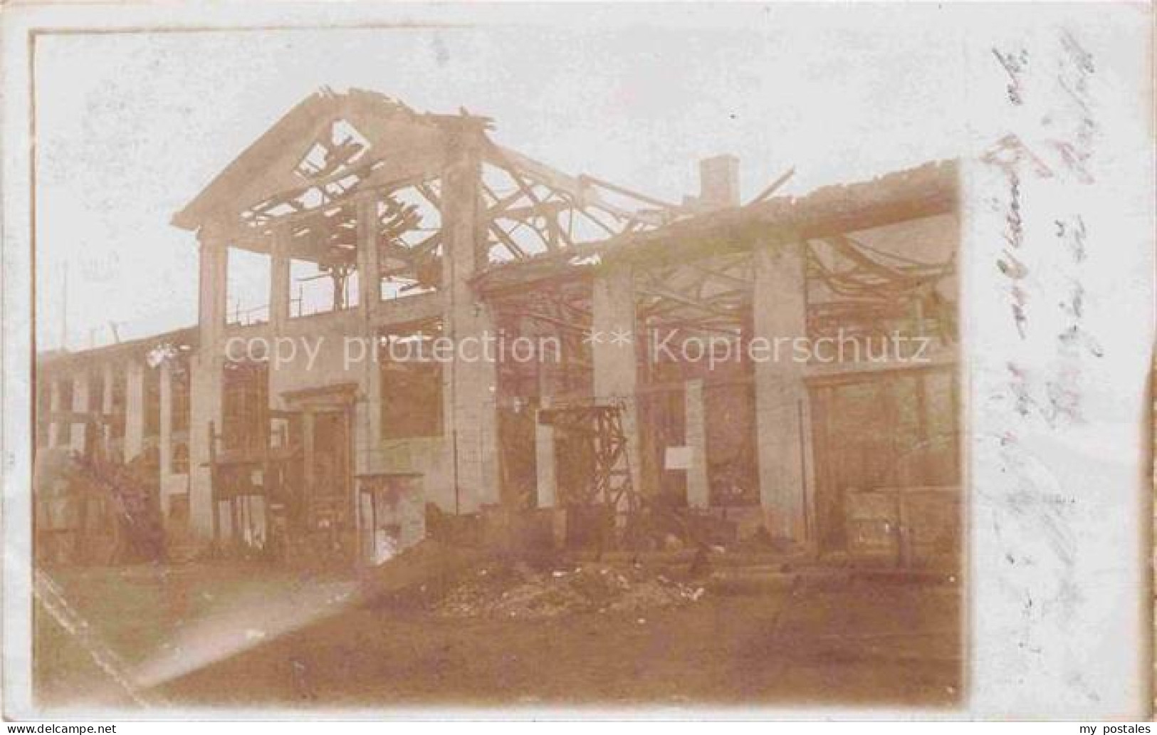 Neukoelln BERLIN Zerstoertes Gebaeude